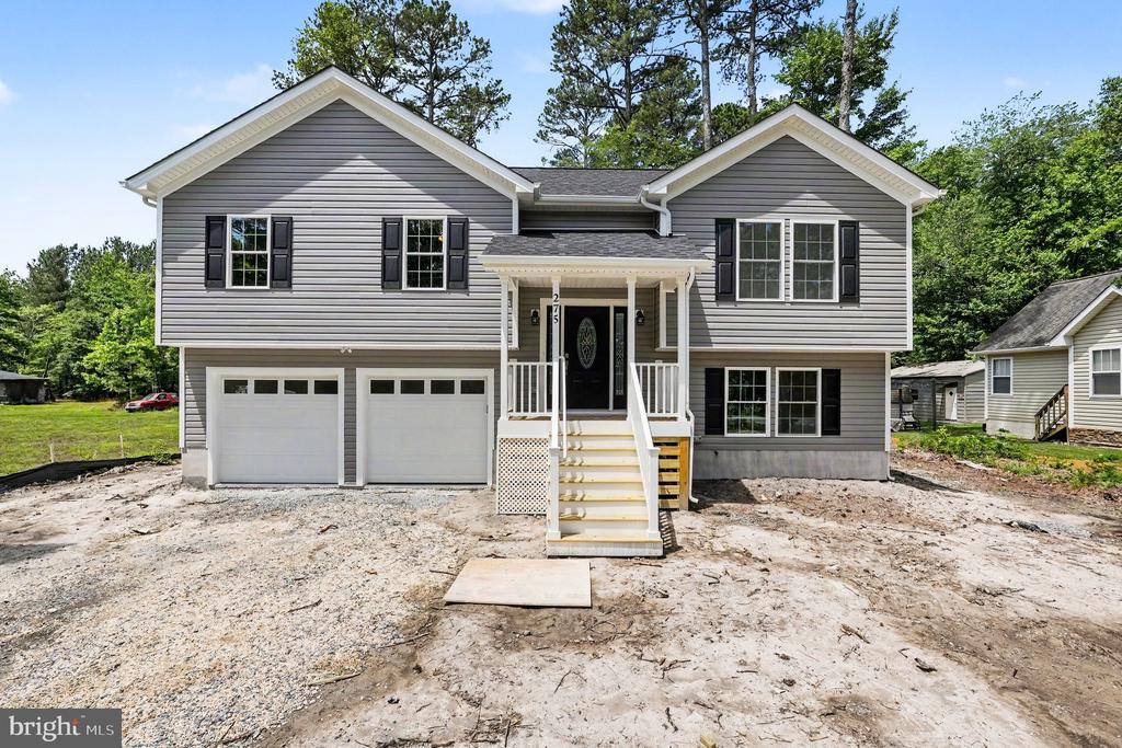 275 GREENWAY DR
