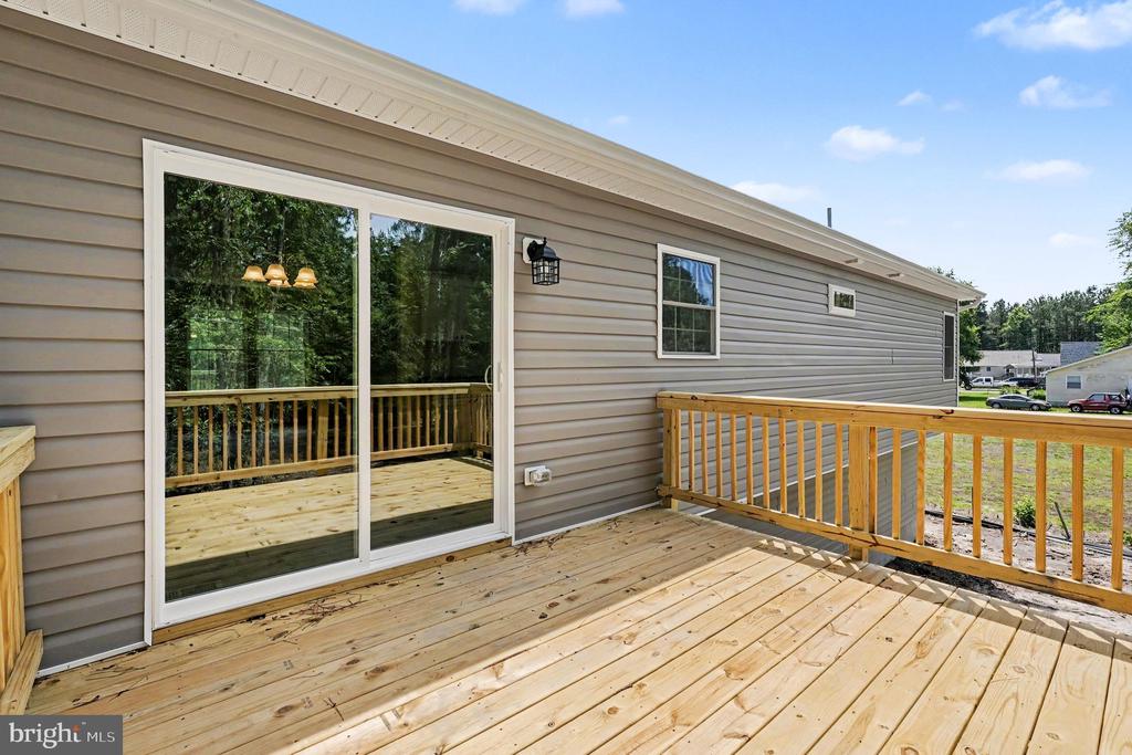 275 GREENWAY DR