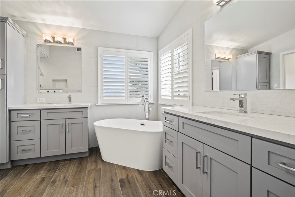 27836 Mariposa Lane