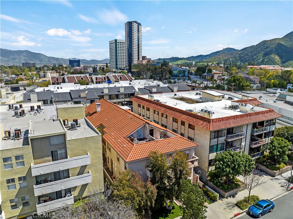220 N Valley Street 102