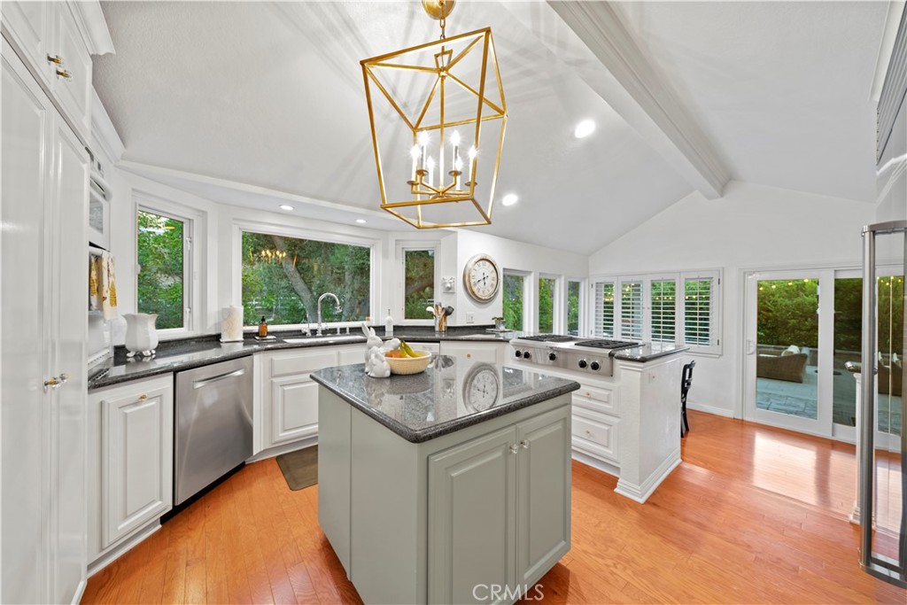 15533 Saddleback Road