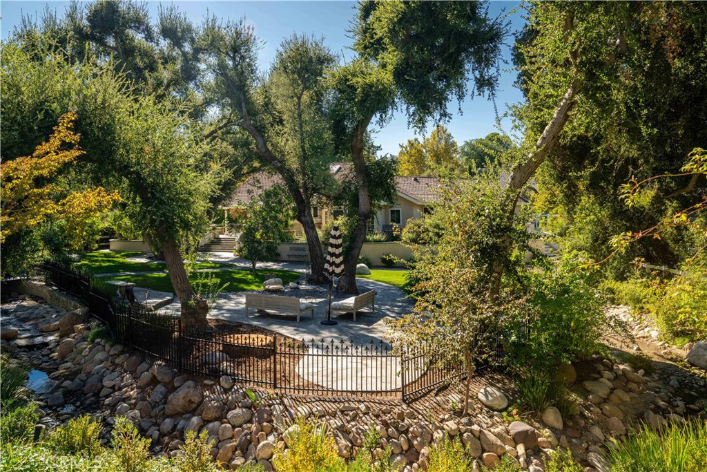 15533 Saddleback Road