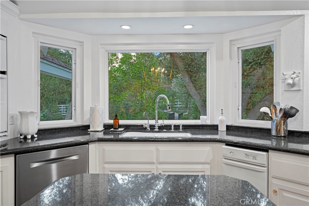 15533 Saddleback Road