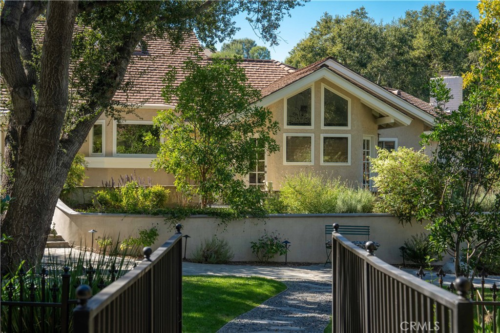 15533 Saddleback Road