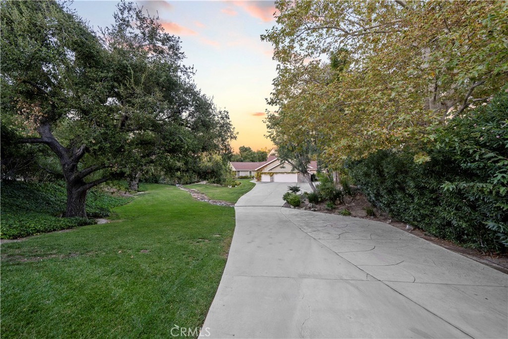 15533 Saddleback Road