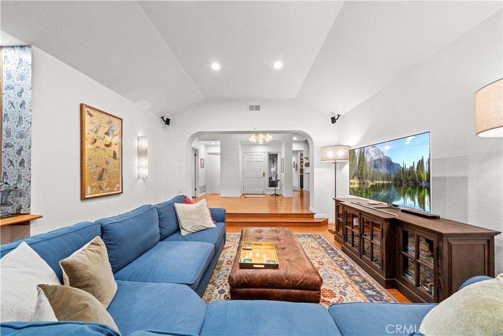 15533 Saddleback Road