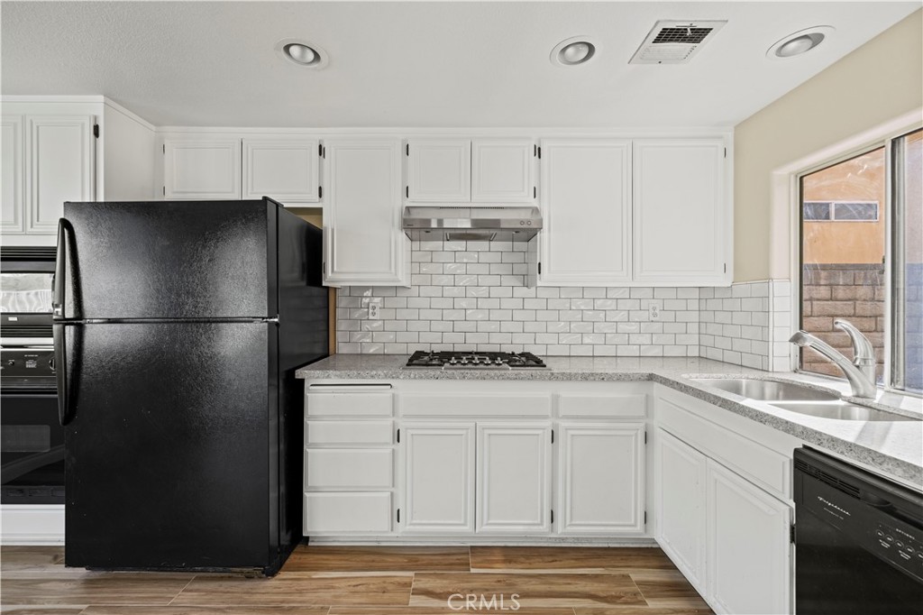 25815 Dickens Court 8
