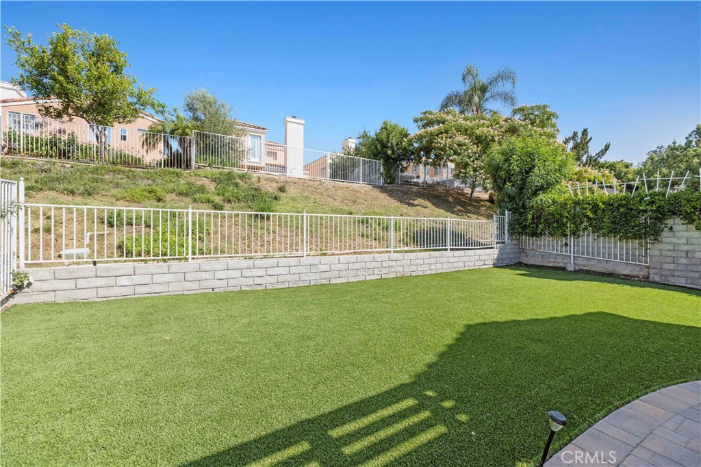25815 Dickens Court 8