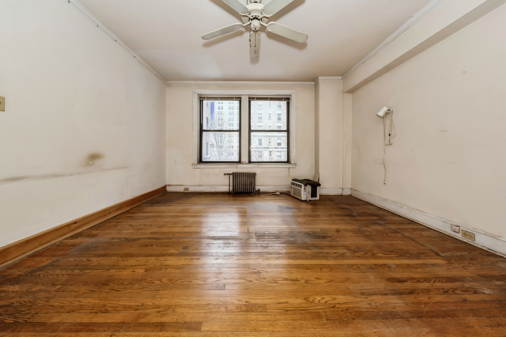 1755 E 55TH Street Unit: 307