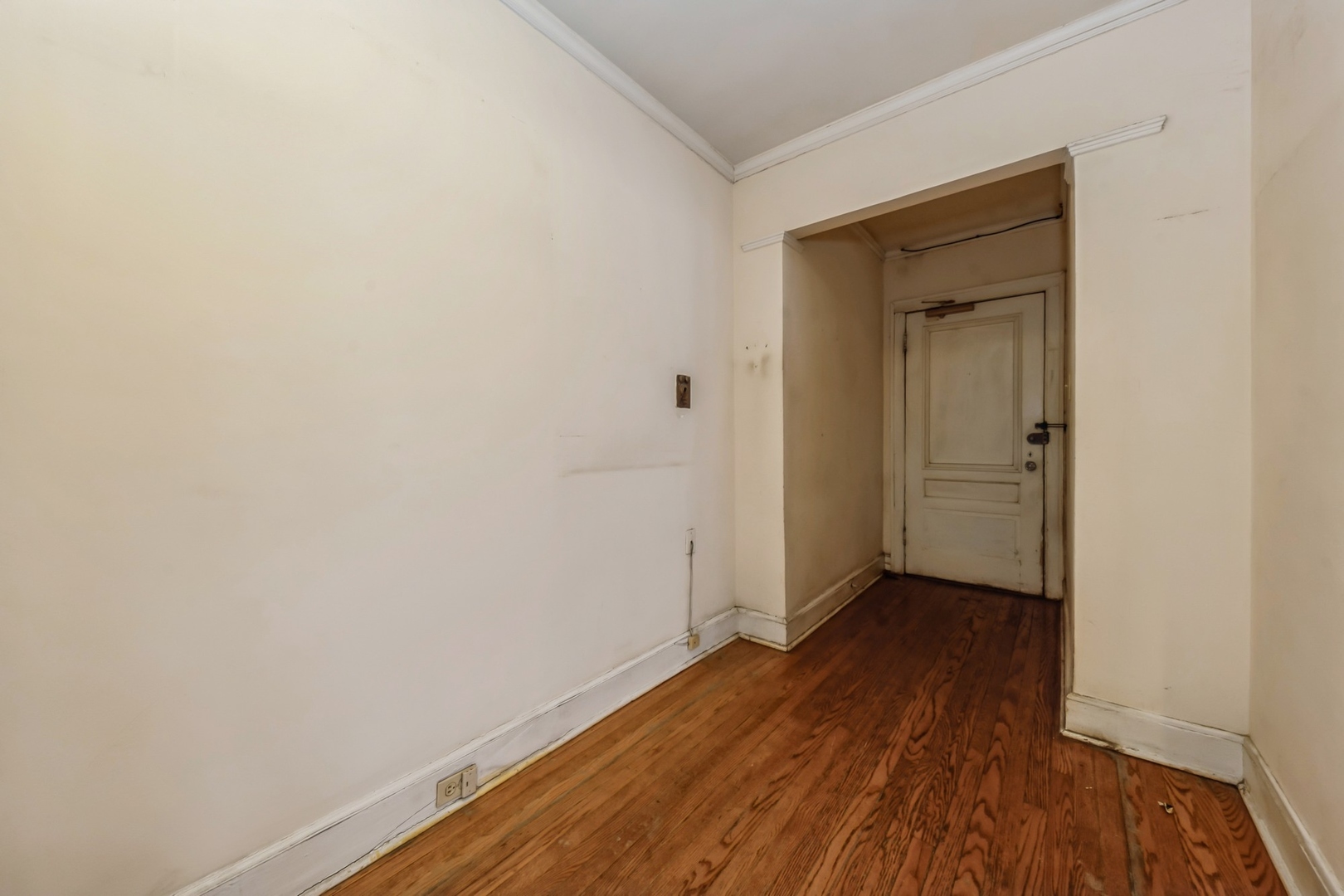1755 E 55TH Street Unit: 307