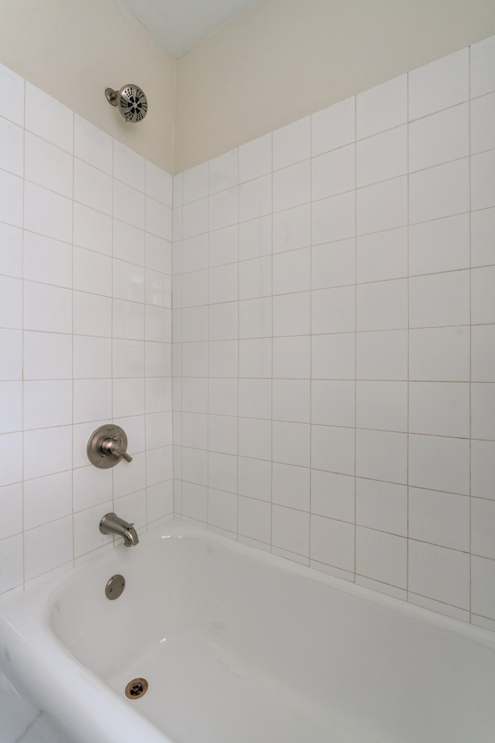 5135 S Kenwood Avenue Unit: 303