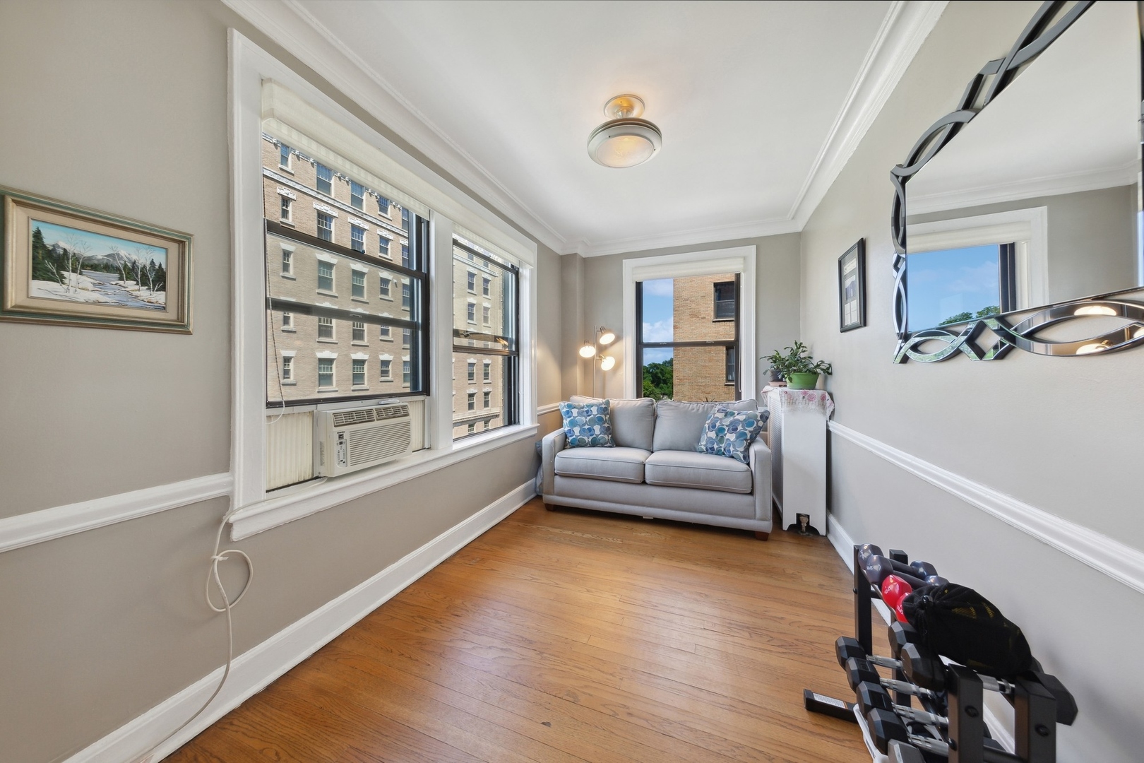 1755 E 55th Street Unit: 601