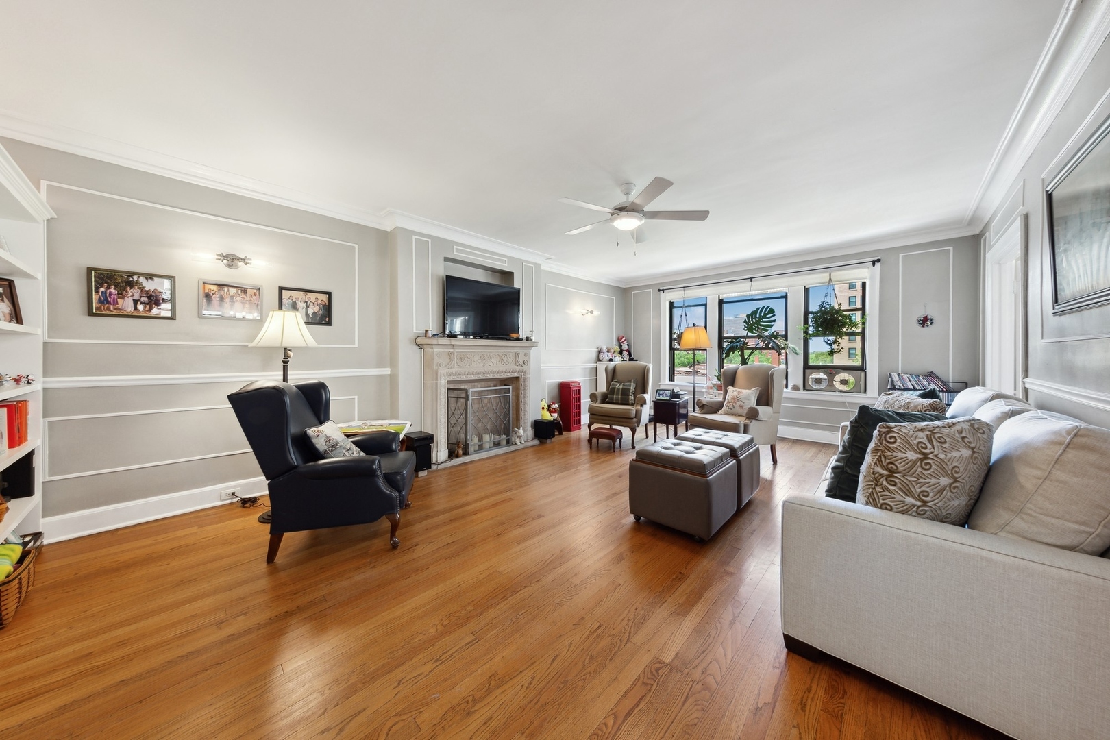 1755 E 55th Street Unit: 601