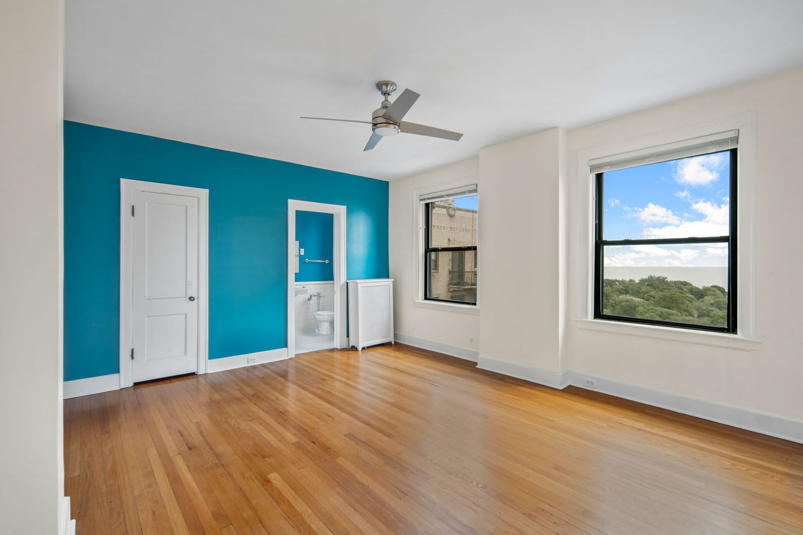 1755 E 55th Street Unit: 1203