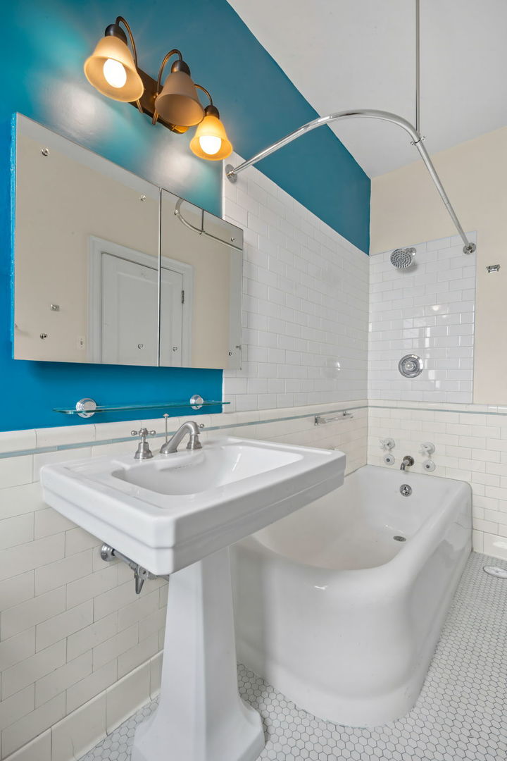1755 E 55th Street Unit: 1203