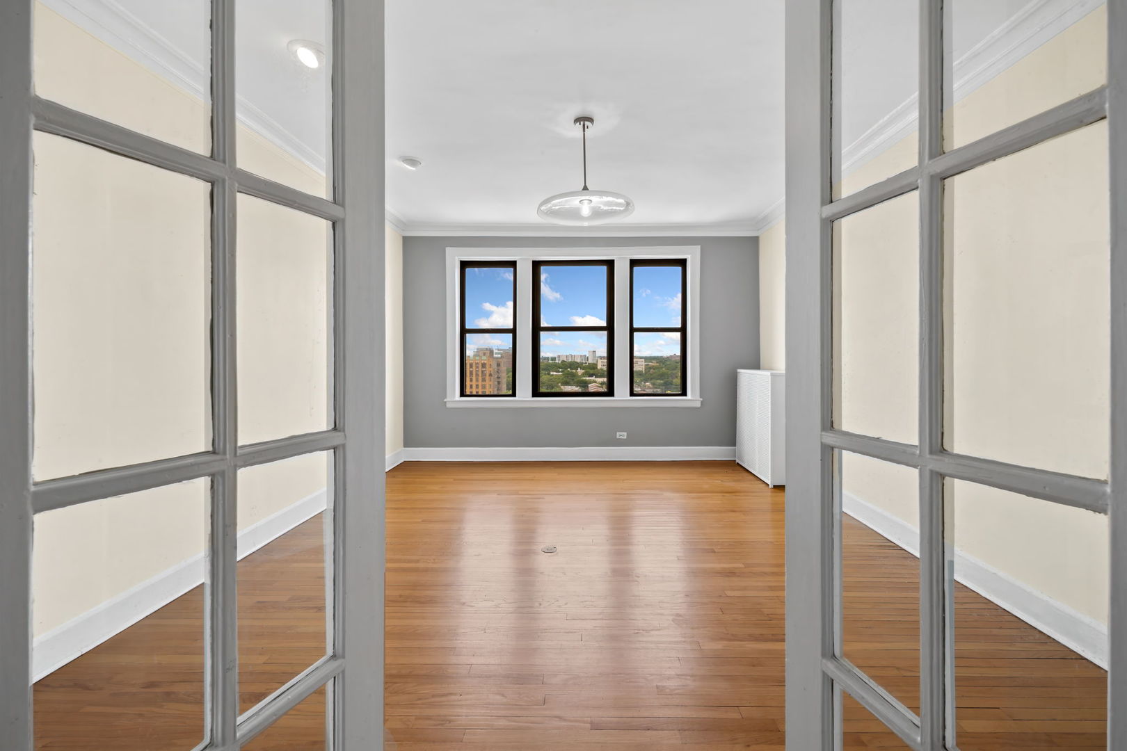 1755 E 55th Street Unit: 1203