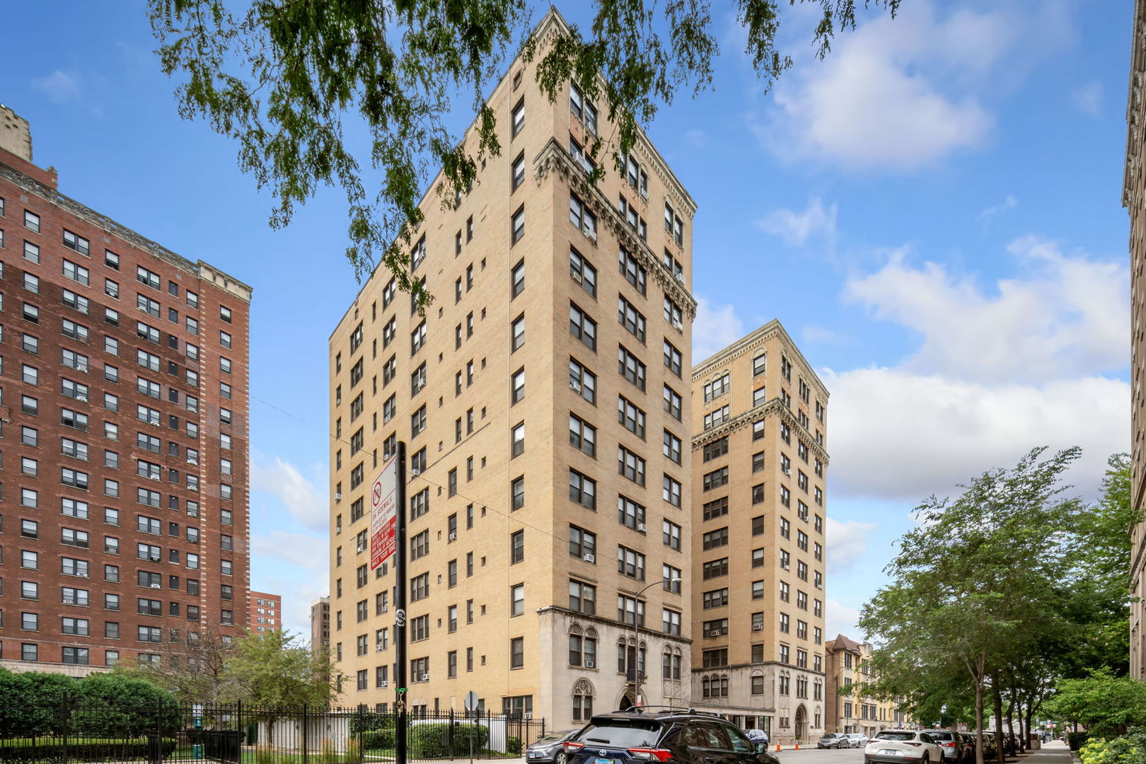 1755 E 55th Street Unit: 1203