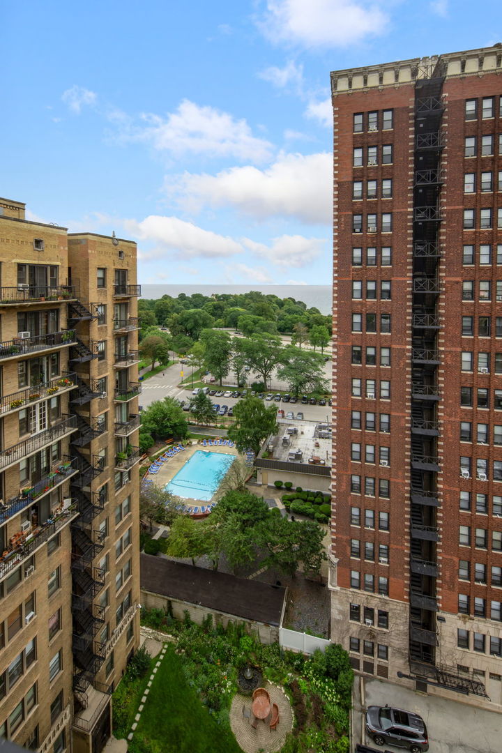 1755 E 55th Street Unit: 1203