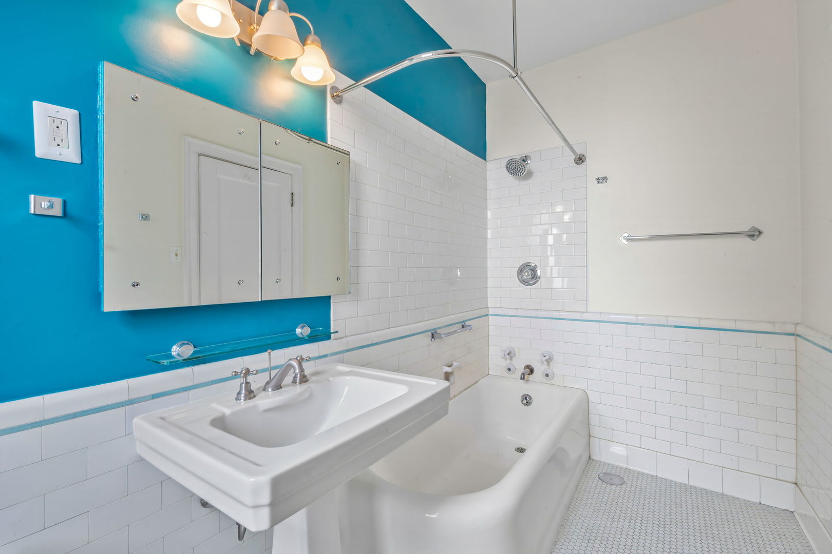 1755 E 55th Street Unit: 1203