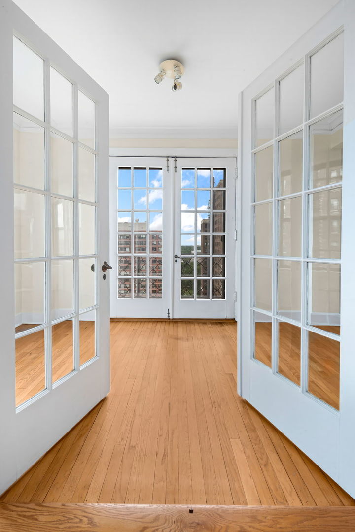 1755 E 55th Street Unit: 1203