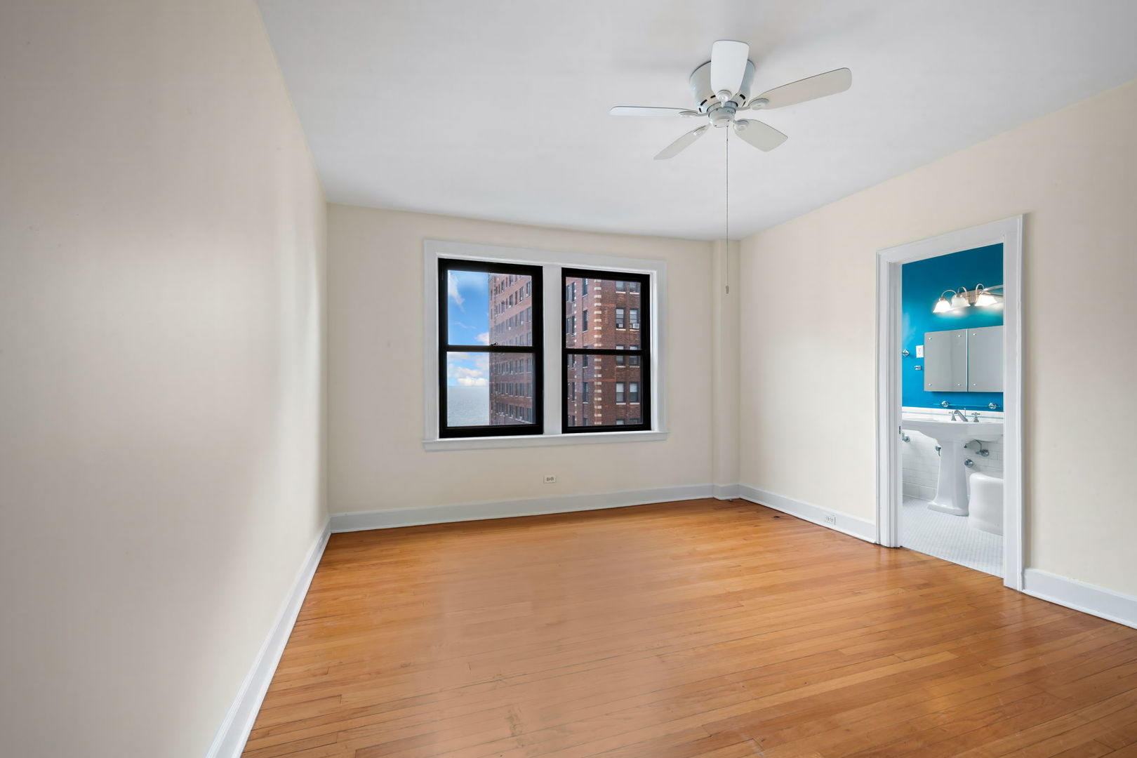 1755 E 55th Street Unit: 1203