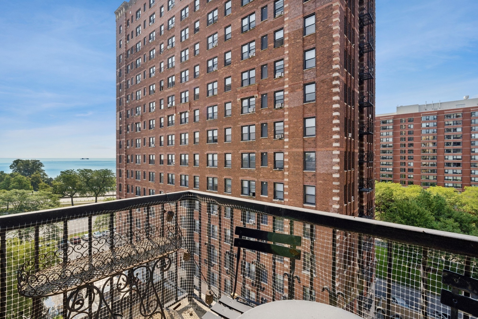 1765 E 55th Street Unit: H2