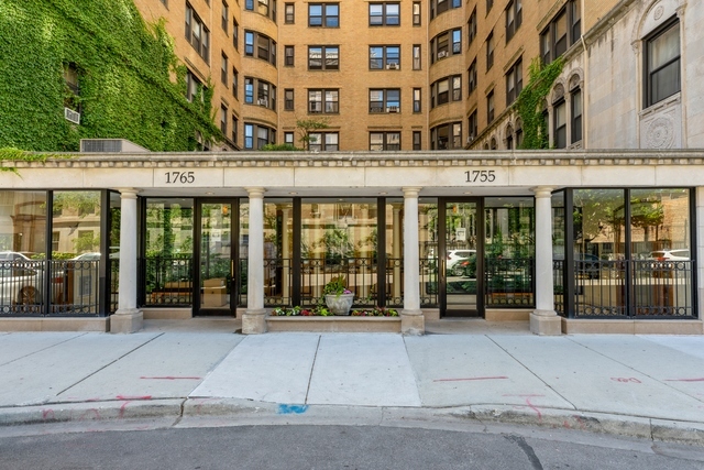 1765 E 55th Street Unit: H2