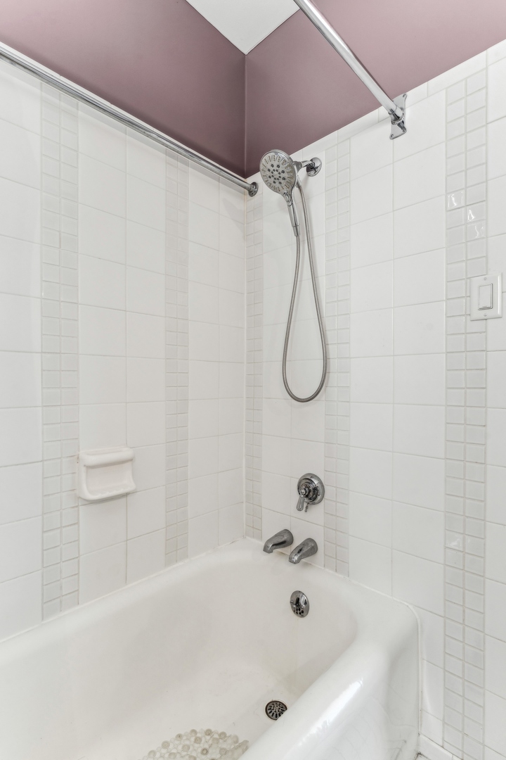 1765 E 55th Street Unit: H2