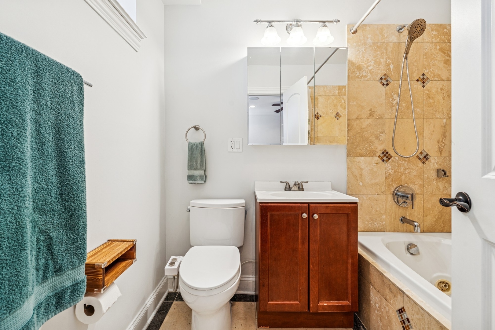 1715 W Leland Avenue Unit: 1