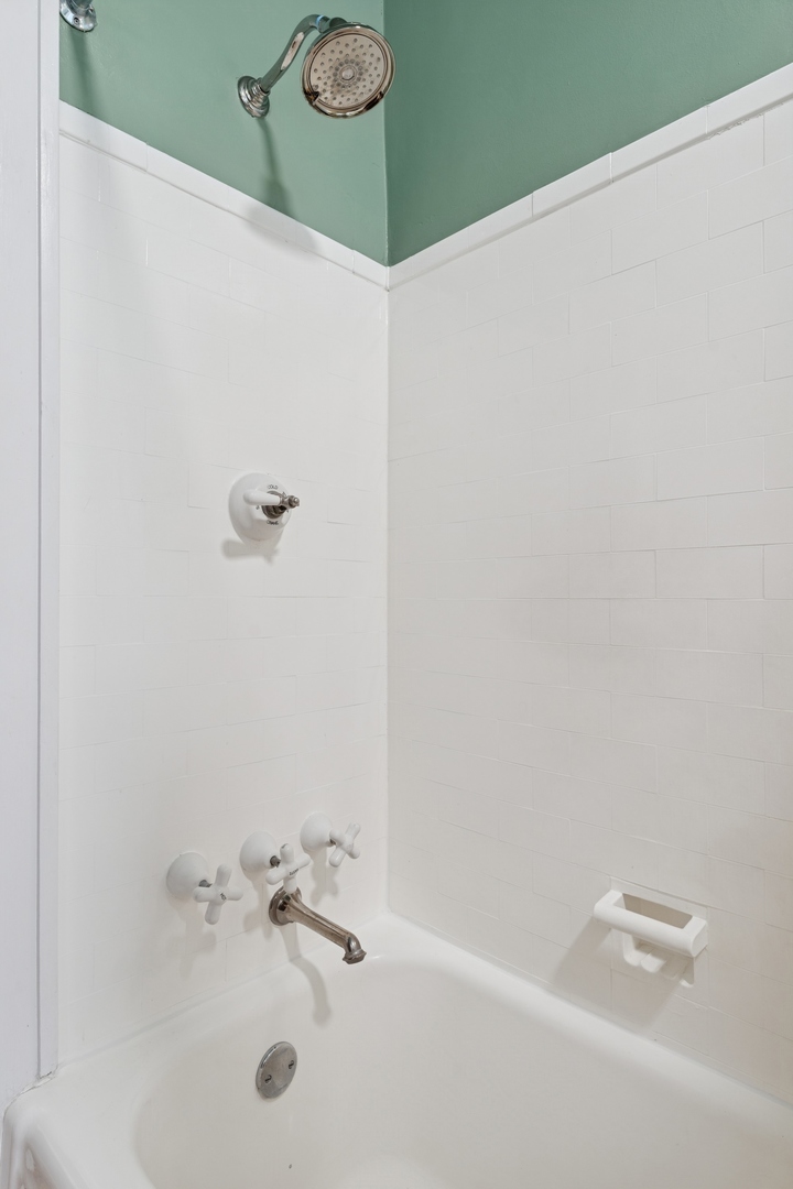 5618 S Blackstone Avenue Unit: 1