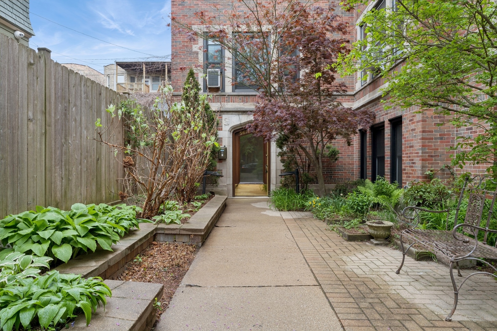 5618 S Blackstone Avenue Unit: 1