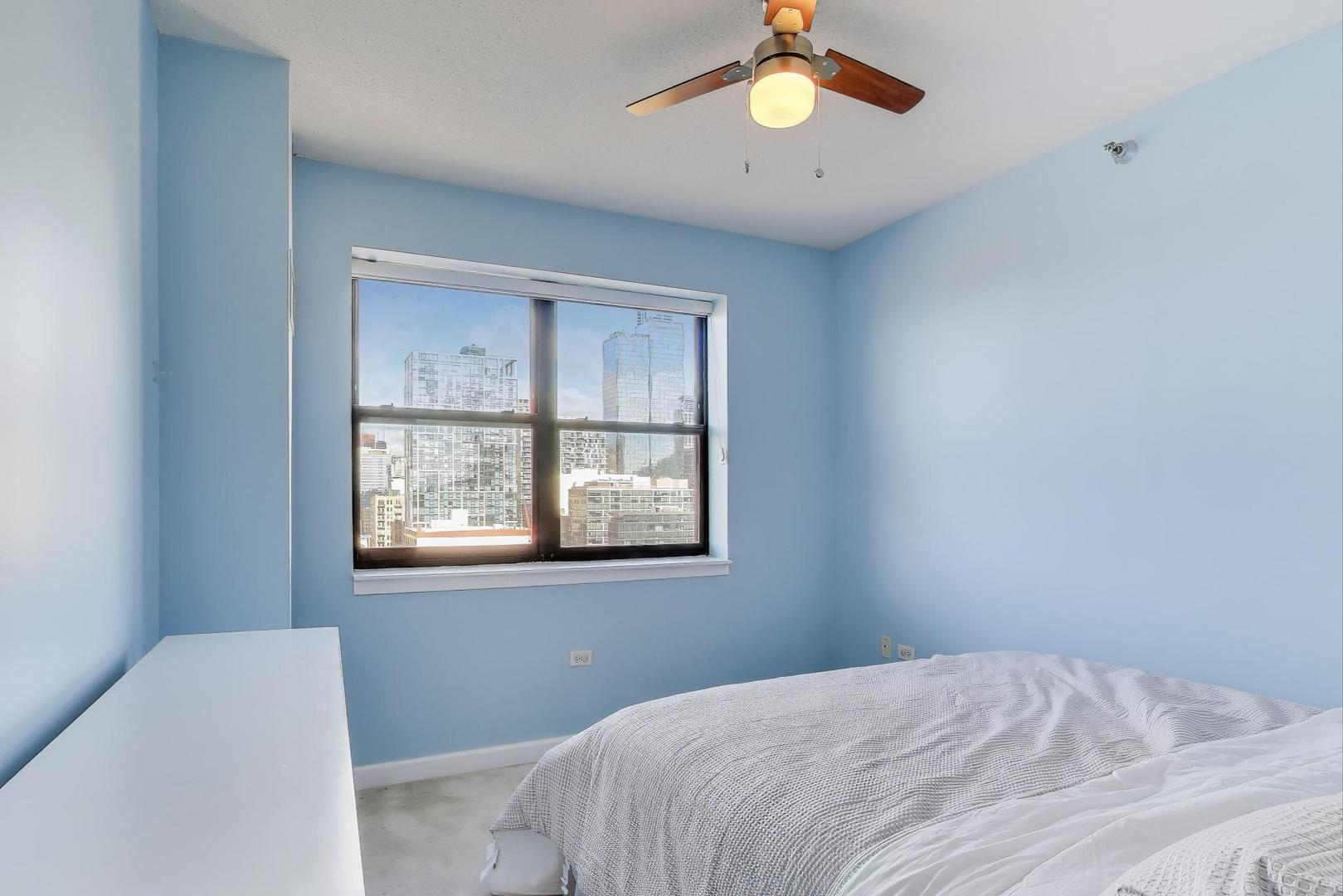 1529 S STATE Street Unit: 14J