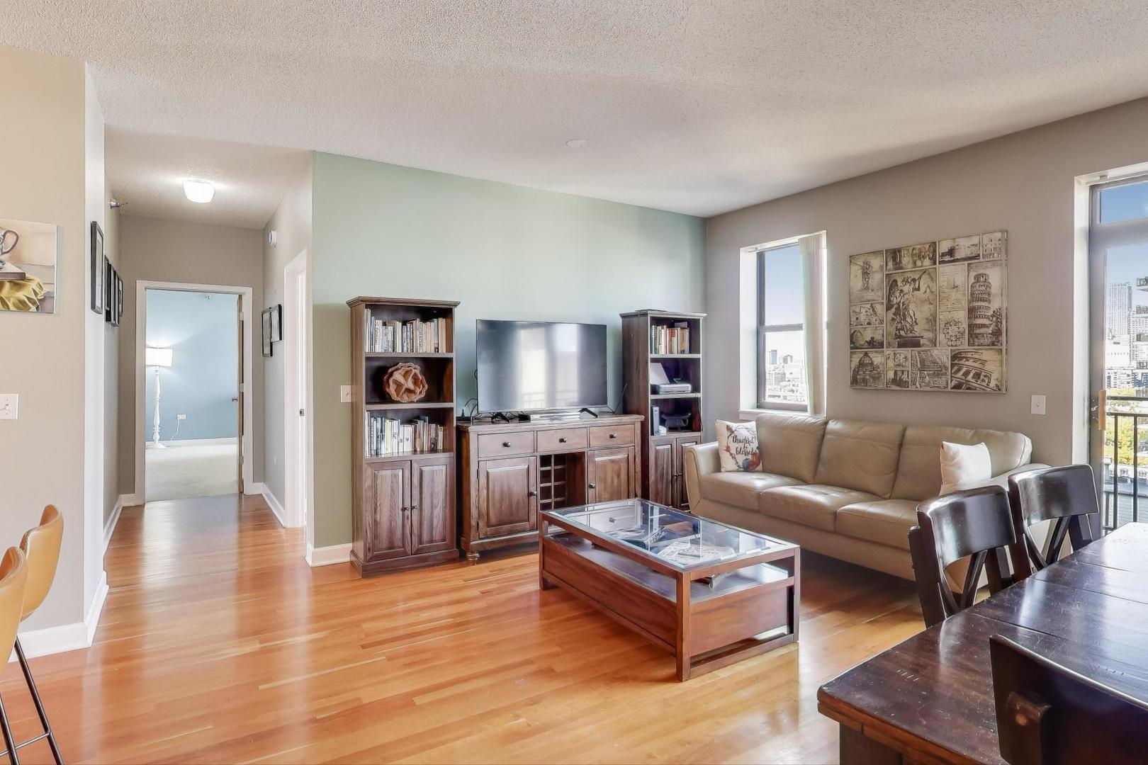 1529 S STATE Street Unit: 14J
