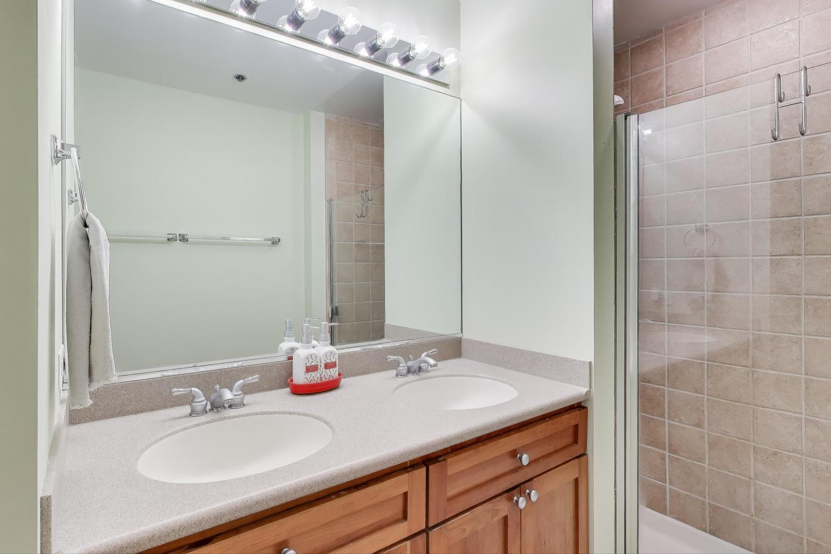 1529 S STATE Street Unit: 14J