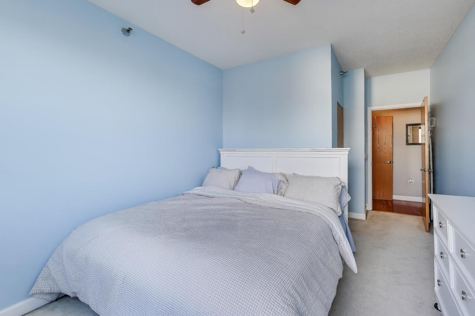 1529 S STATE Street Unit: 14J