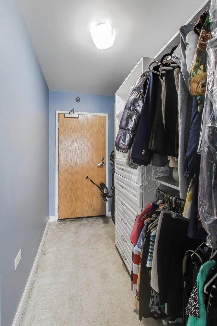 1529 S STATE Street Unit: 14J