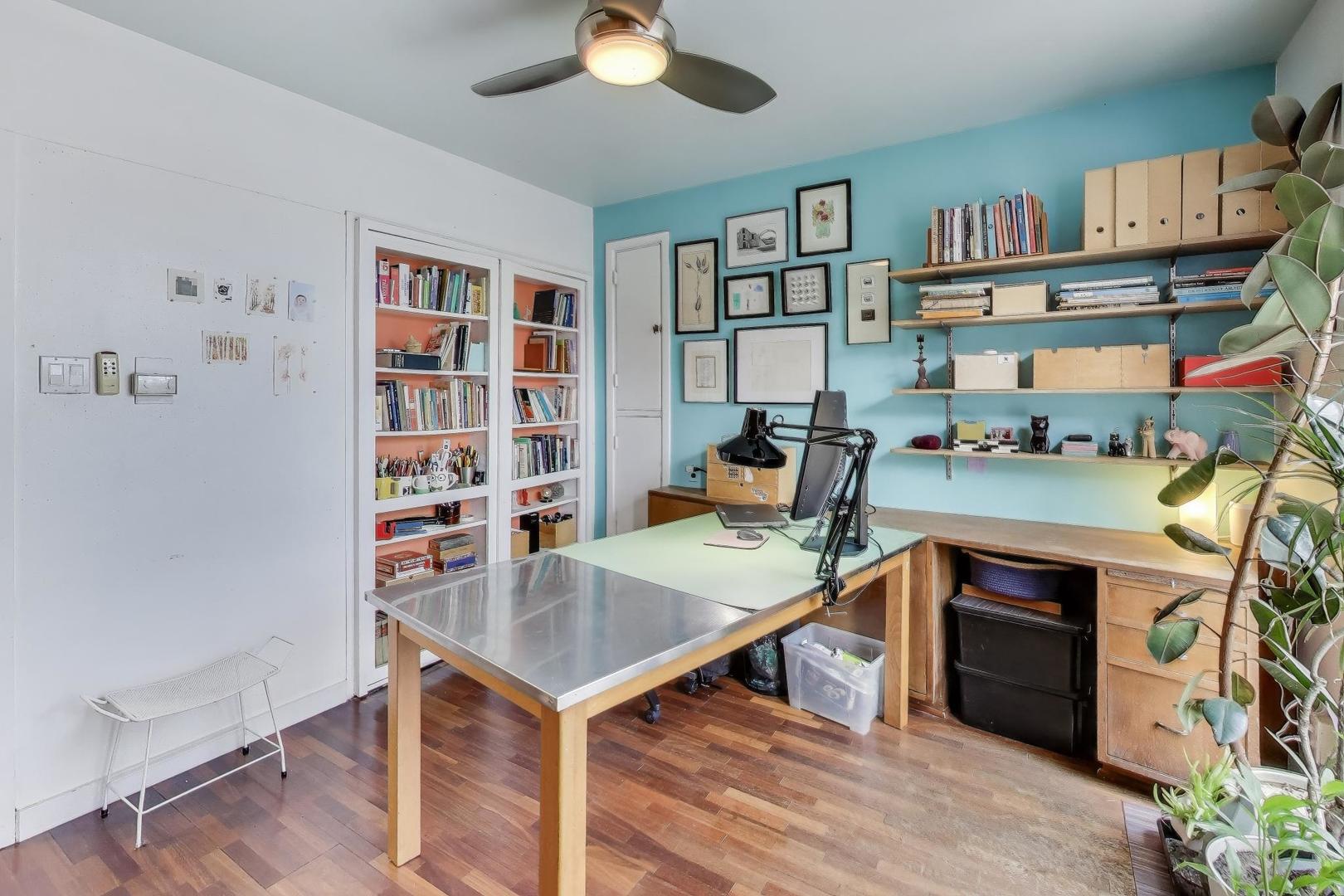 5551 S University Avenue Unit: 3
