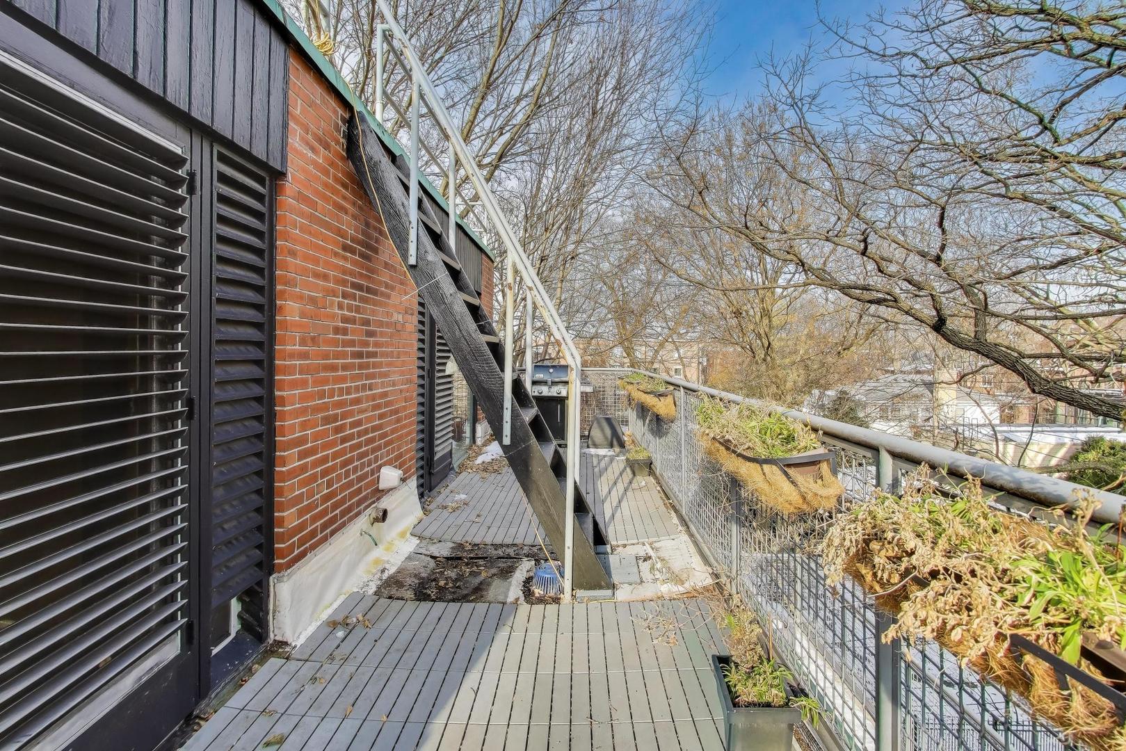 5551 S University Avenue Unit: 3