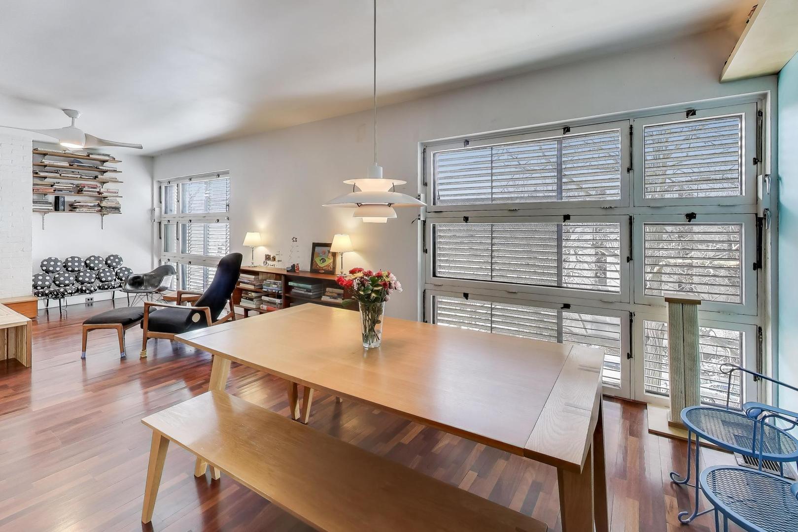 5551 S University Avenue Unit: 3