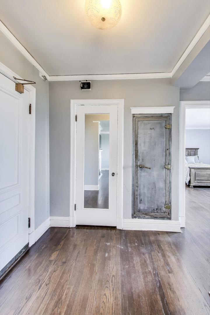 1765 E 55th Street Unit: J2
