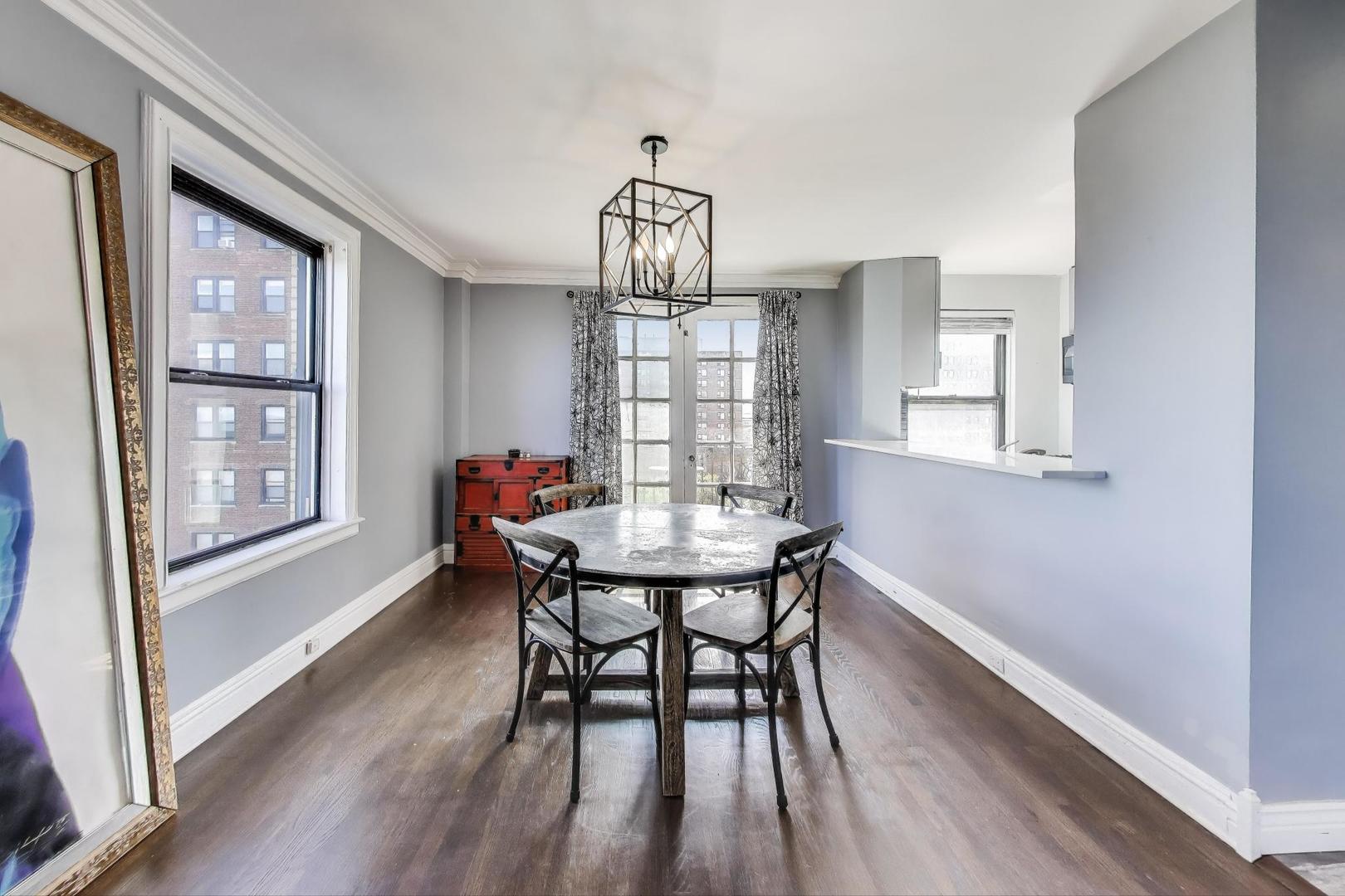 1765 E 55th Street Unit: J2