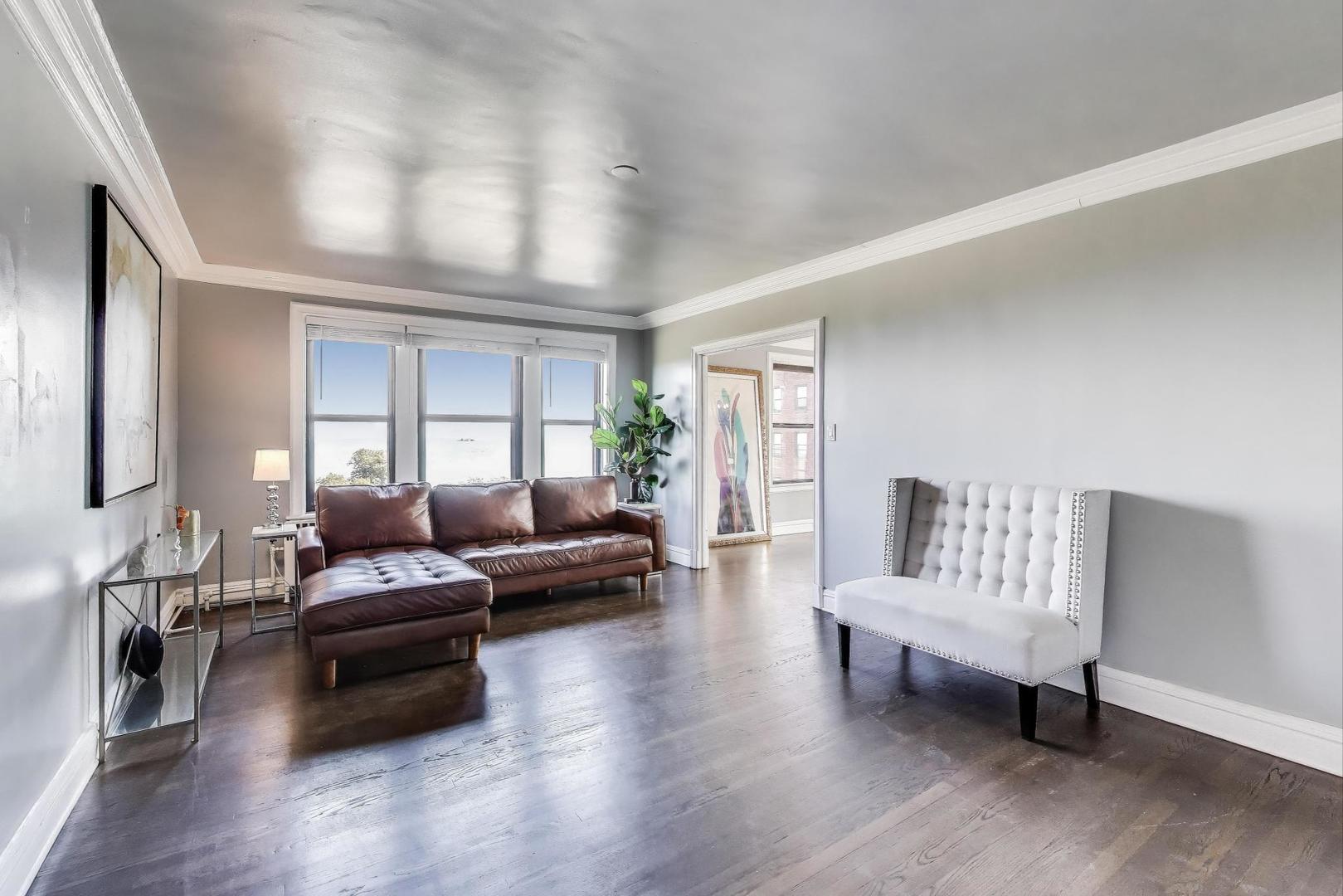 1765 E 55th Street Unit: J2