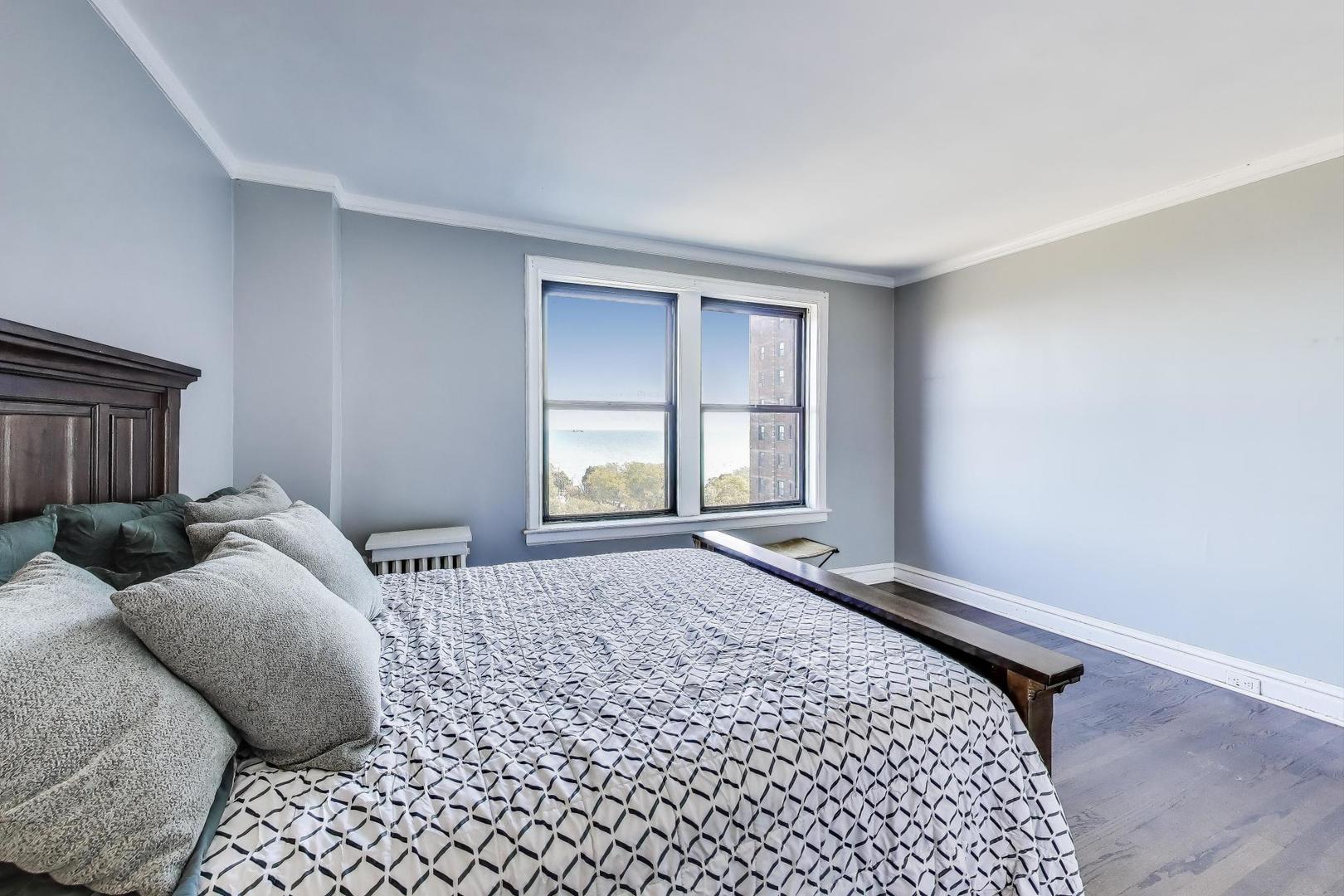 1765 E 55th Street Unit: J2