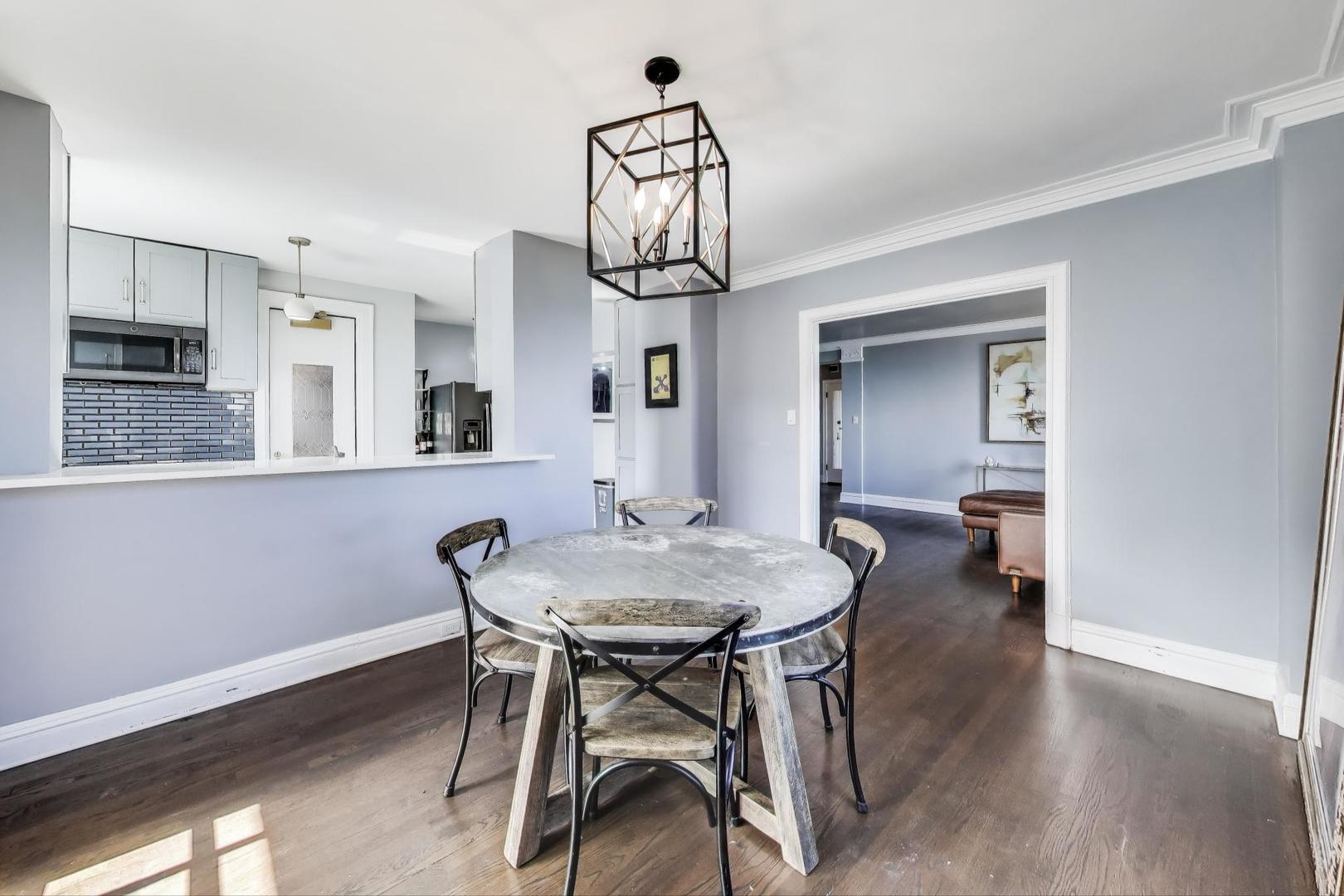 1765 E 55th Street Unit: J2