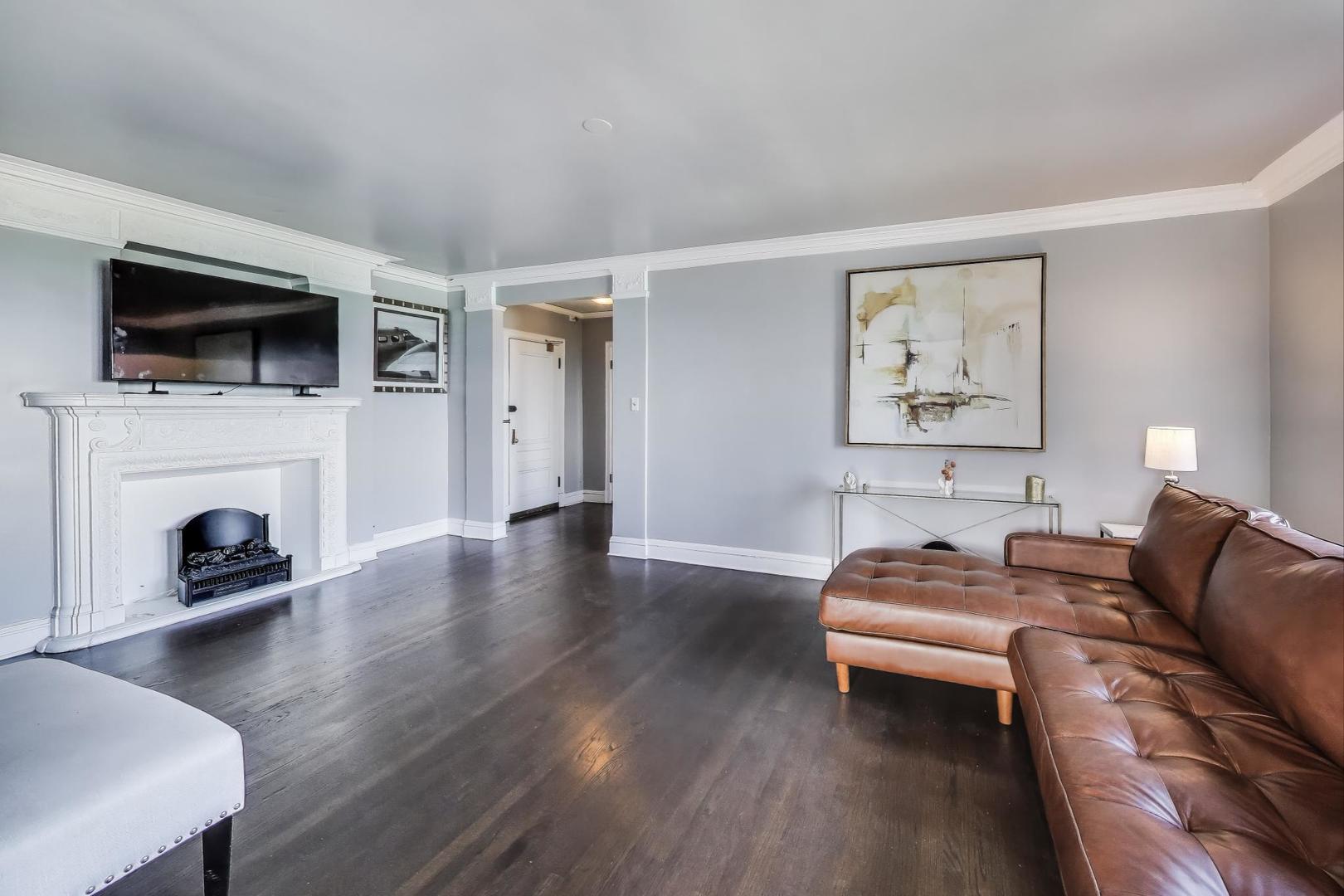 1765 E 55th Street Unit: J2