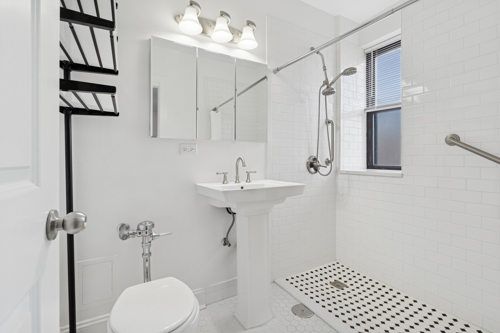 1755 E 55th Street Unit: 503