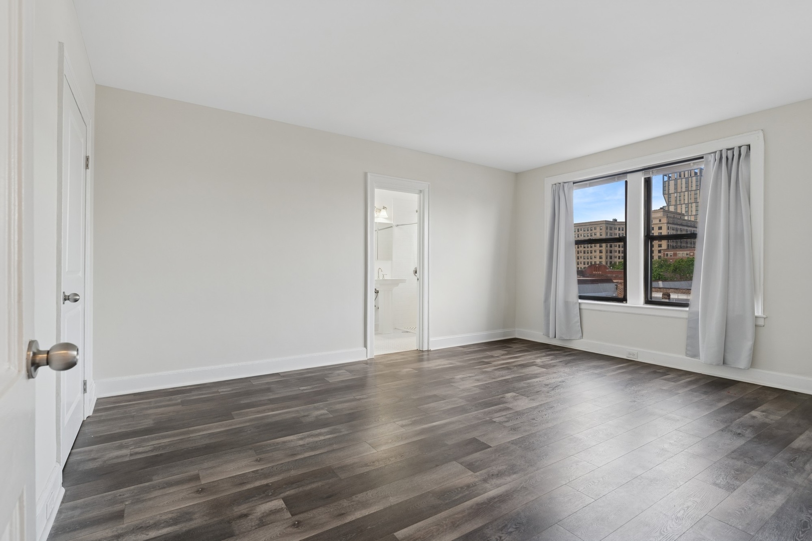 1755 E 55th Street Unit: 503
