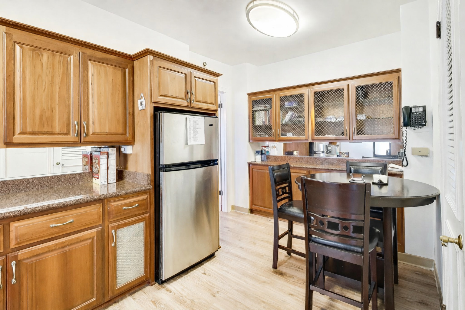 5555 S Everett Avenue Unit: E10