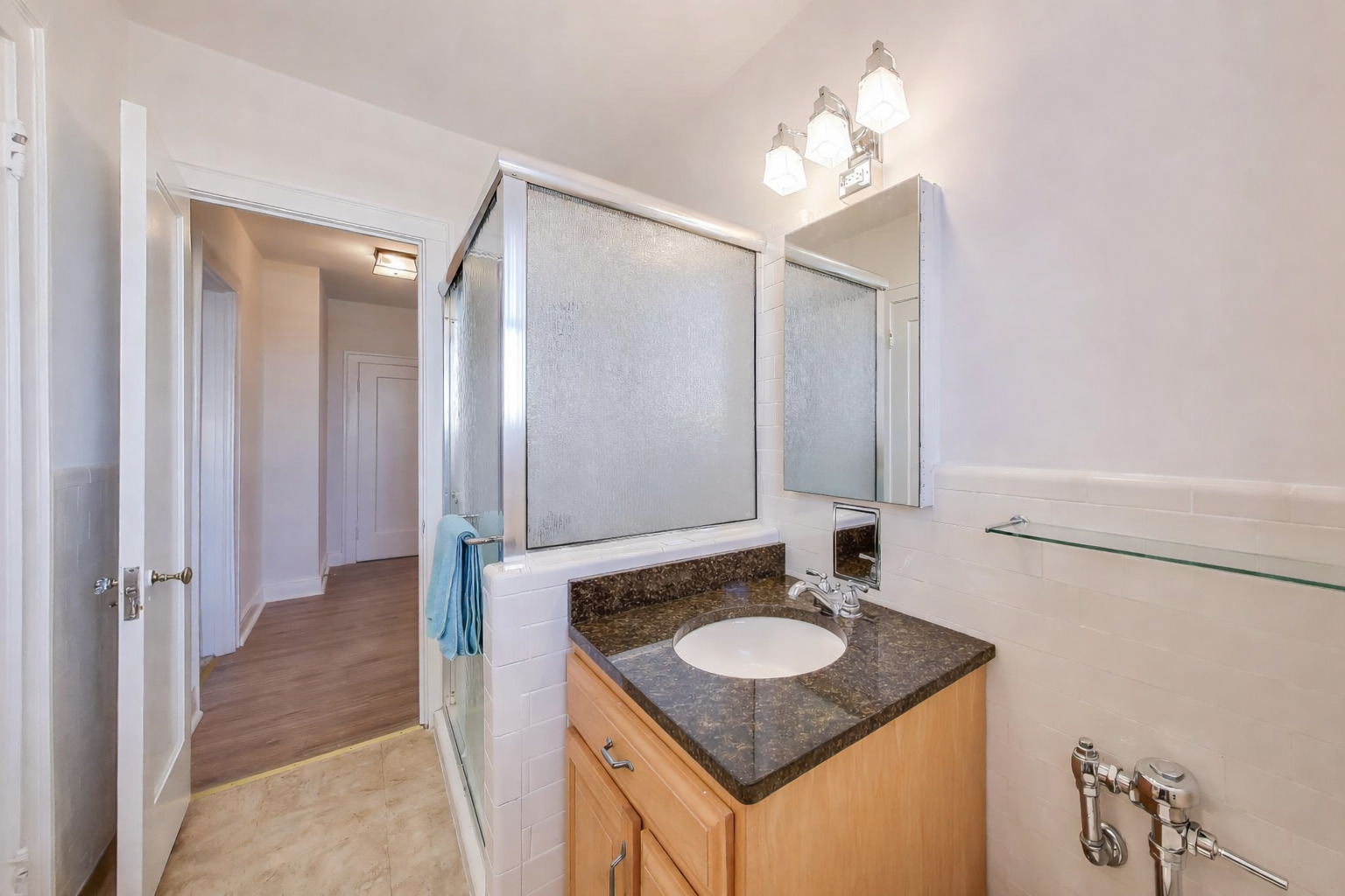 5555 S Everett Avenue Unit: E10