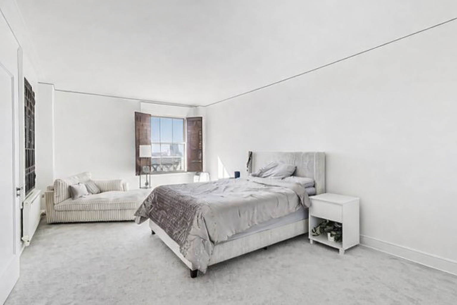 5555 S Everett Avenue Unit: E10